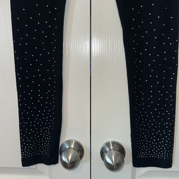 HUE Woman’s Black Legging With Small studs size Small - Picture 3 of 13